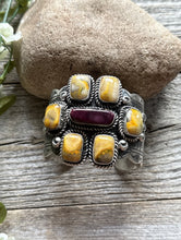 Load image into Gallery viewer, Navajo Sterling Silver Bumblebee Jasper Purple Spiny Oyster Cuff Bracelet. KY