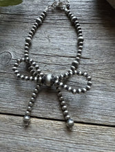Load image into Gallery viewer, Bow Sterling Silver Pearls Bead Bracelet. 7 Inch. Gift