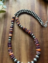 Load image into Gallery viewer, Sterling Silver Graduated Purple Spiny Oyster Pearls Bead Necklace 22 Inch