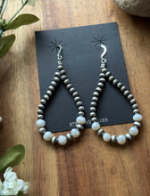 Load image into Gallery viewer, Sterling Silver Freshwater Pearl Pearls Bead Loop Hoop Earrings