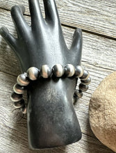 Load image into Gallery viewer, 10mm 7 Inch Stretch Sterling Silver Oxidized Pearls Bead Bracelet Southwestern