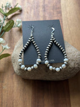 Load image into Gallery viewer, Sterling Silver Freshwater Pearl Pearls Bead Loop Hoop Earrings