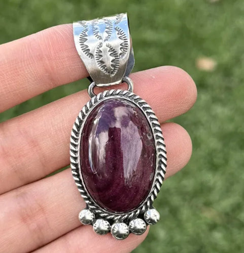 Native American Sterling Silver Purple Spiny Oyster Pendant Tillie Jon