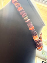Load image into Gallery viewer, graduated purple/orange spiny oyster bead necklace