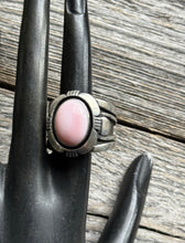 Load image into Gallery viewer, Mens Navajo 925 Sterling Silver Pink Conch Ring. Size 10.5 C Willi