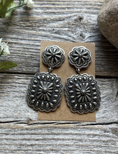 Load image into Gallery viewer, Navajo Native American Sterling Silver Stamped Handmade Earrings T O White