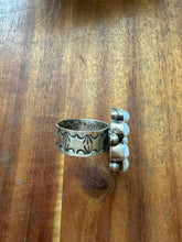 Load image into Gallery viewer, Navajo sterling silver pearl cluster ring adjustable