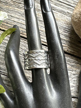 Load image into Gallery viewer, Sunshine Reeves 925 Sterling Silver Stamped Band Ring. Navajo Size 7.5 Handmade