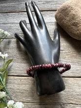 Load image into Gallery viewer, Purple Spiny Oyster Shell 7 Inch Stretch Bead Bracelet Gift