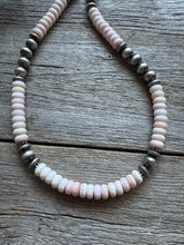 Load image into Gallery viewer, Southwestern Sterling Silver Pink Conch Bead Necklace. 18 Inch