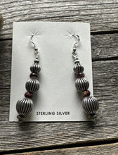 Load image into Gallery viewer, Southwestern SterlingSilver Purple Spiny  Oyster Corrugated Pearls Bead Earrings