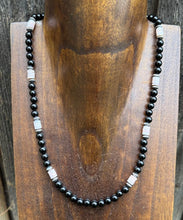 Load image into Gallery viewer, Sterling Silver Black Onyx Pink Conch Bead Necklace. 18 Inch Gift
