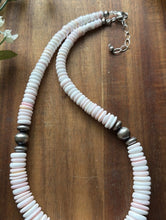 Load image into Gallery viewer, Southwestern Sterling Silver Graduated Pink Conch Bead Necklace. 18 Inch. Gift