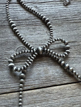 Load image into Gallery viewer, Bow Sterling Silver Multi Graduated Pearls Bead Necklace. 18 Inch. Gift