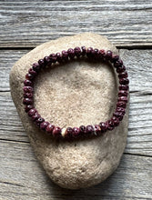 Load image into Gallery viewer, Purple Spiny Oyster Shell 7 Inch Stretch Bead Bracelet Gift