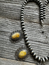 Load image into Gallery viewer, Sunshine Reeves 925 Sterling Silver Bumblebee Jasper Pearls Necklace Navajo