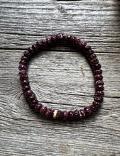 Load image into Gallery viewer, Purple Spiny Oyster Shell 7 Inch Stretch Bead Bracelet Gift