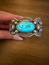 Load image into Gallery viewer, Navajo sterling silver kingman turquoise cuff bracelet