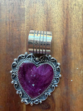 Load image into Gallery viewer, Navajo sterling silver purple spiny oyster heart pendant