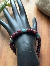 Load image into Gallery viewer, Purple Spiny Oyster Turquoise 7 Inch Sterling Silver Pearls Bead Bracelet