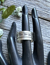 Load image into Gallery viewer, Mens Navajo 925 Sterling Silver Stamped Band Ring. Size 13.5 Handmade. RE