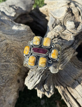 Load image into Gallery viewer, Navajo Sterling Silver Bumblebee Jasper Purple Spiny Oyster Cuff Bracelet. KY