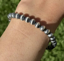 Load image into Gallery viewer, 7mm 7 Inch 925 Sterling Silver Oxidized Pearls Bead Bracelet Southwestern