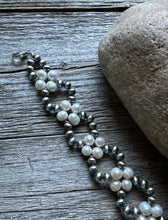 Load image into Gallery viewer, Floral Sterling Silver Freshwater Pearls Bead Bracelet. 7 Inch