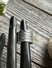 Load image into Gallery viewer, Sunshine Reeves 925 Sterling Silver Stamped Band Ring. Navajo Size 7.5 Handmade