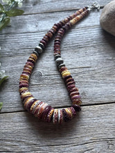 Load image into Gallery viewer, Sterling Silver Graduated Purple Spiny Oyster W Pearls Saucer Bead Necklace. 18”