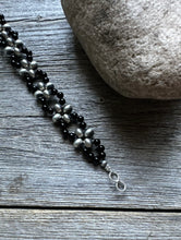 Load image into Gallery viewer, Floral Sterling Silver Black Onyx Pearls Bead Bracelet. 7 Inch
