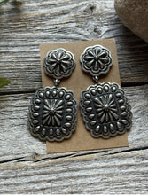 Load image into Gallery viewer, Navajo Native American Sterling Silver Stamped Handmade Earrings T O White