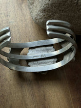 Load image into Gallery viewer, Native American Sterling Silver Blue Turquoise Cluster Cuff Bracelet RB