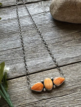 Load image into Gallery viewer, Native American Sterling Silver Orange Spiny Oyster Bar Chain Necklace 16 inch