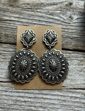 Load image into Gallery viewer, Navajo Native American Sterling Silver Stamped Handmade Earrings T O White