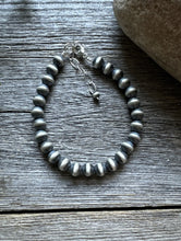 Load image into Gallery viewer, 7mm 7 Inch 925 Sterling Silver Oxidized Pearls Bead Bracelet Southwestern