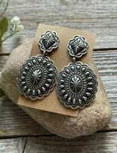 Load image into Gallery viewer, Navajo Native American Sterling Silver Stamped Handmade Earrings T O White