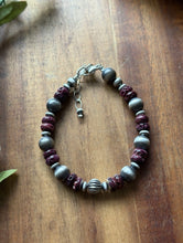 Load image into Gallery viewer, Purple Spiny Oyster 7 Inch Sterling Silver Pearls Bead Bracelet
