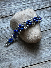 Load image into Gallery viewer, Floral Sterling Silver Blue Lapis Pearls Bead Bracelet. 7 Inch