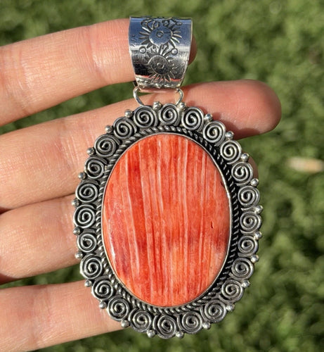 Native American Navajo Sterling Silver Orange Red Spiny Oyster Pendant Etta
