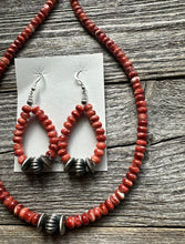 Load image into Gallery viewer, Sterling Silver Red Spiny Oyster Bead Necklace W Earrings Set Gift 18 Inch