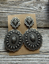 Load image into Gallery viewer, Navajo Native American Sterling Silver Stamped Handmade Earrings T O White