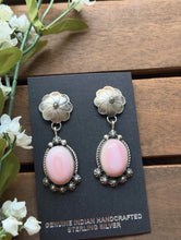 Load image into Gallery viewer, Navajo 925 Sterling Silver Pink Conch Earrings KY Southwestern