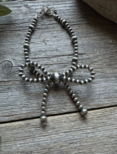 Load image into Gallery viewer, Bow Sterling Silver Pearls Bead Bracelet. 7 Inch. Gift