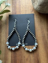 Load image into Gallery viewer, Sterling Silver Freshwater Pearl Pearls Bead Loop Hoop Earrings
