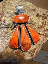 Load image into Gallery viewer, Navajo sterling silver orange spiny oyster pendant