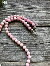 Load image into Gallery viewer, Sterling Silver 8mm Pink Conch Round Bead W Pearls Necklace. 18 inch