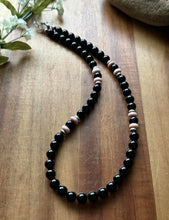 Load image into Gallery viewer, Sterling Silver Black Onyx Pink Conch Bead Necklace. 18 Inch Gift