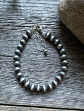 Load image into Gallery viewer, 7mm 7 Inch 925 Sterling Silver Oxidized Pearls Bead Bracelet Southwestern