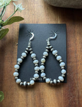 Load image into Gallery viewer, Sterling Silver Freshwater Pearl Pearls Bead Loop Hoop Earrings